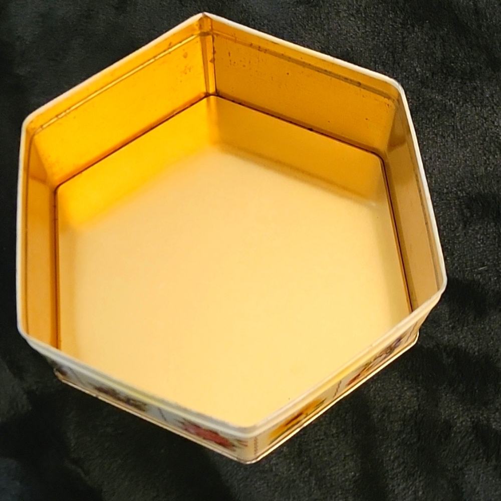 Vintage Rose 🌹 Octagon  Tin - Picture 8 of 16